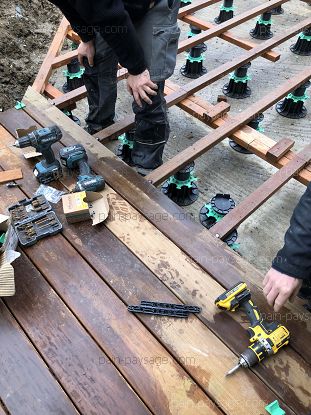 Terrasse bois en Ipé sans vis apparentes sur Saint André des Eaux