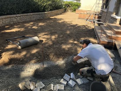 Du goutte à goutte enterré pour arroser du gazon sur La Baule !