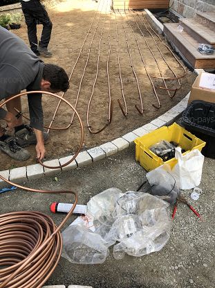 Du goutte à goutte enterré pour arroser du gazon sur La Baule !